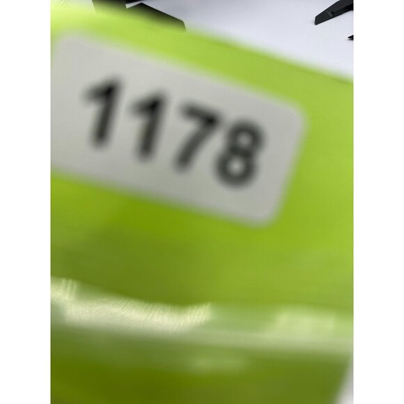 Vintage Guess Watch Women Gold Tone Dark Green Leather Band New Battery 9" - Picture 13 of 13